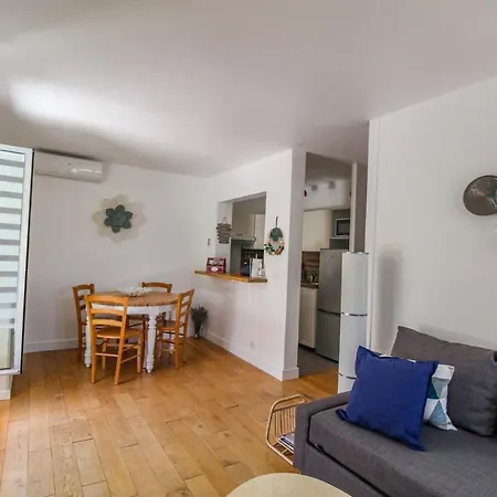 T2 Boulouris -st Raphael, 150 Metres De La * Saint-Raphael (Var)