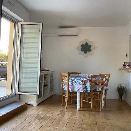 Appartement T2 (38m2) Boulouris -st Raphael, 150 Mètres De La *
